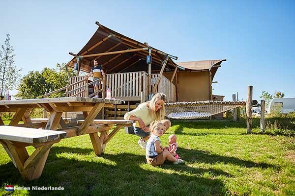 bett camping Deryan Luxury Camping Bett Schwarz main image 1