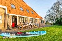 Kleiner Campingplatz am Wasser in Friesland Holland