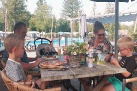 Essen und Trinken auf Camping de Zandhegge Niederlande