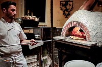 Authentische Pizza aus dem Holzofen Restaurant in Amsterdam Niederlande